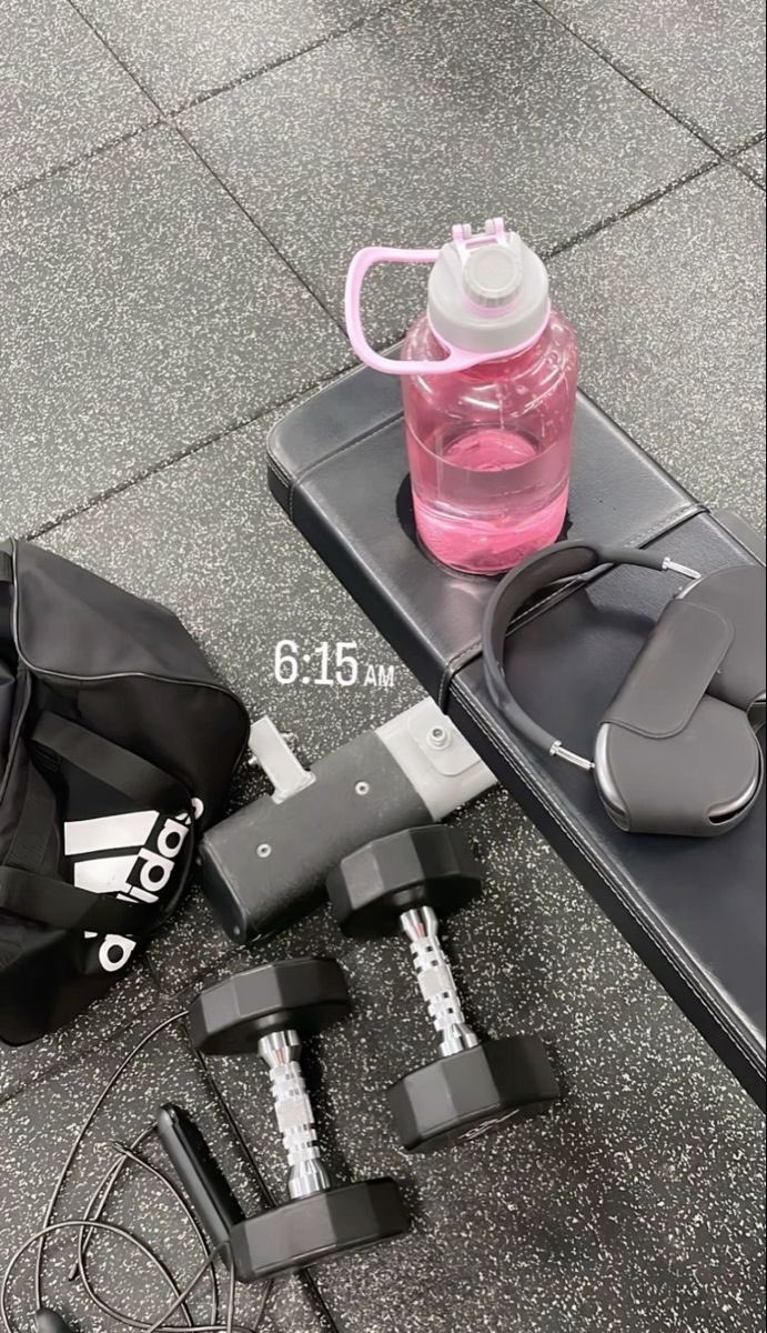 Miamignonettee's tweet photo. Started the week by going to the gym https://t.co/xHKEVrQ77I