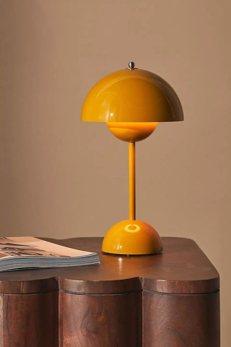 jdomito_'s tweet photo. The art of lamps 💡 https://t.co/d2tLlDJNQU