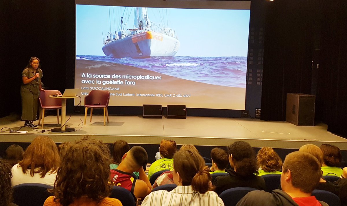 Congrès scolaire "Objectif #Ocean" pour les équipes #PlastiqueALaLoupe et "Graines de Reporters Scientifiques" de l'<a href="/acstrasbourg/">Académie Strasbourg</a> :  présentations par les élèves et conférence de Lata Soccalingame, scientifique de la fondation <a href="/TaraOcean_/">Fondation Tara Océan</a> . Prenons soin de l'Océan 🐟🦐👨‍🔬👩‍🔬🙂