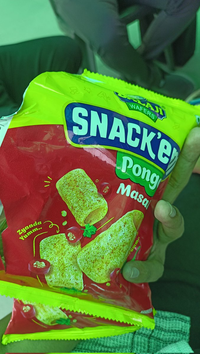 devdutt_sinh's tweet image. I just bought some masala pongas and got plain pongas I contacted customer care and he just abruptly said I will receive a call from someone and talk to them!

He didn&apos;t even filed a complaint!
What is this? How can i resolve this?