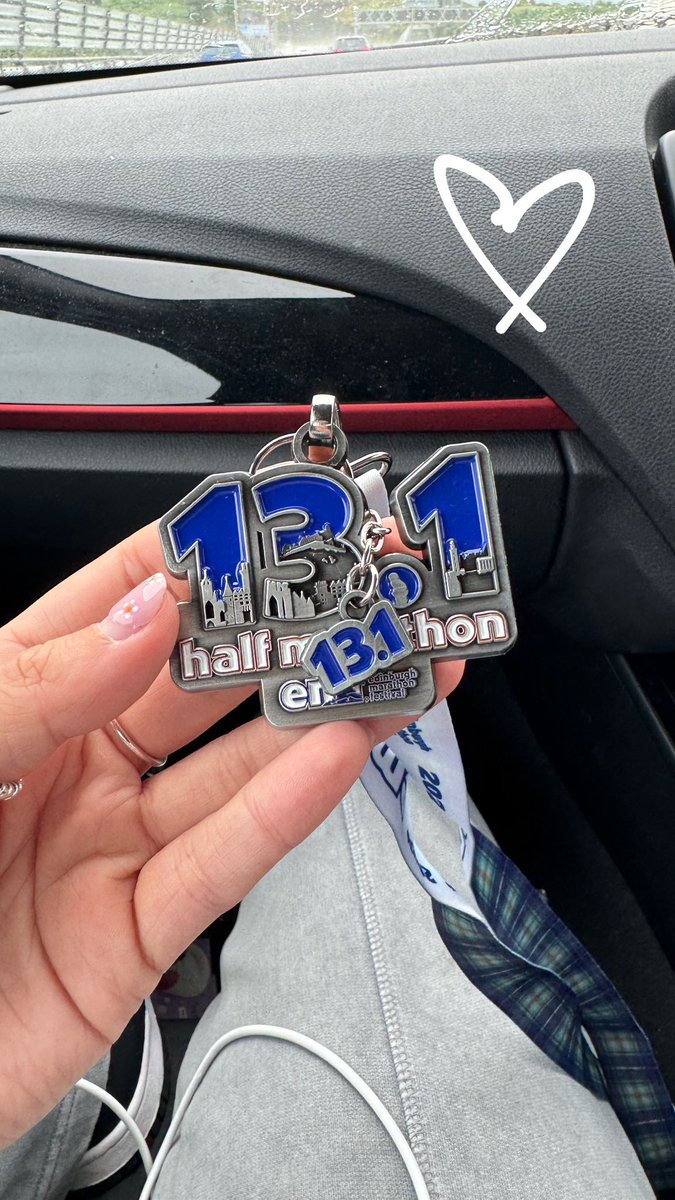 MissLittlejohn3's tweet image. So this happened…first ever half marathon complete🏃🏽♀️🏅 What an amazing experience!! Definitely have the running bug now😆