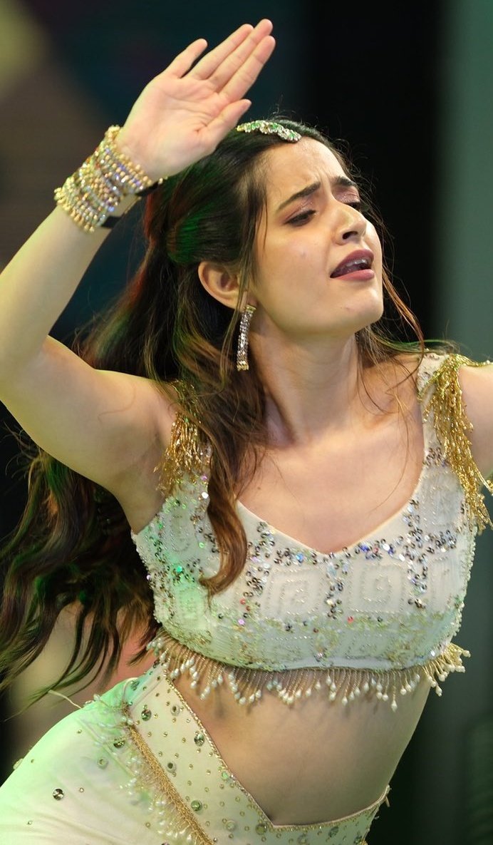 GOkxgQIWoAEnvXn?format=jpg&name=medium