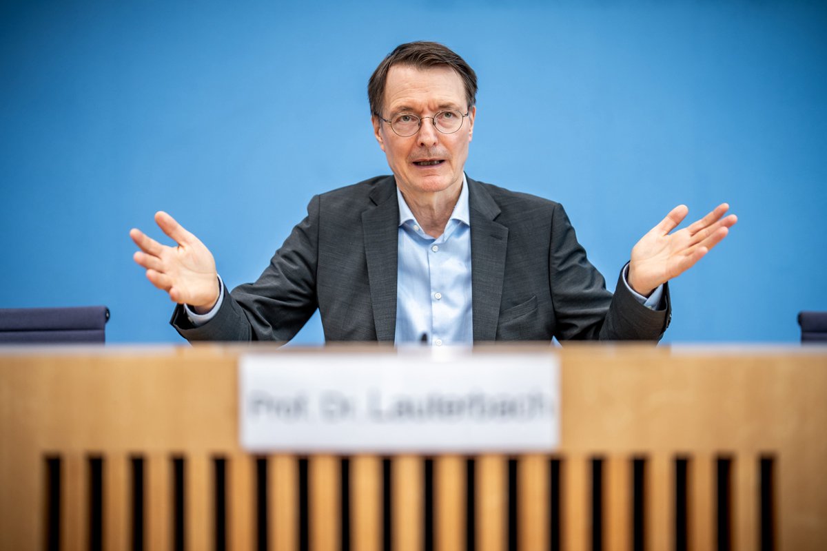 700 Prozent mehr als gedacht: #Lauterbach weiß nicht, warum Zahl der #Pflegebedürftigen explodiert nius.de/politik/700-pr…