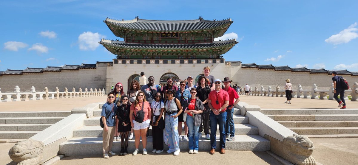 First full day in Seoul for @columbusstate & @CSUHistoryGP! Visits to Gyeonbokgung Palace, @KDI_SCHOOL & Development Institute to learn aboutpost-war Korean economic history, & Korea Institute for Defense Analysis to discuss the evolving US/ROK alliance! Thanks @Hyundai_Global!