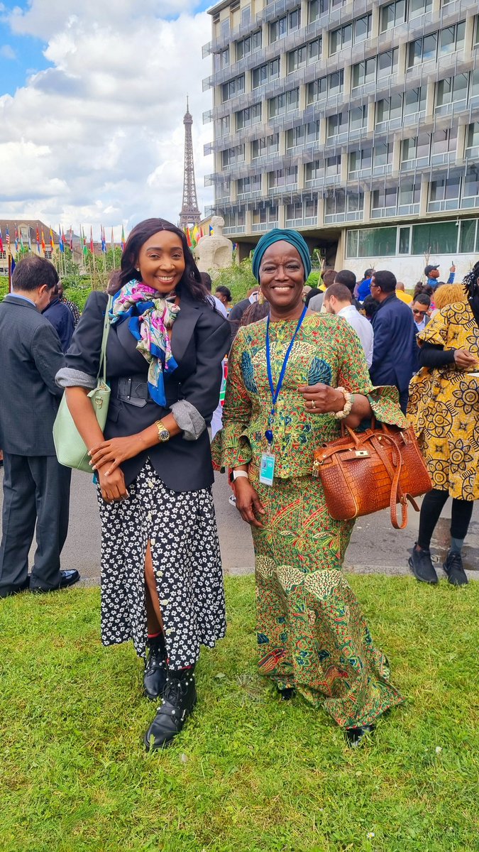 I had the opportunity of being in the company of Ghana's Ambassador to France and Permanent Delegate of Ghana to UNESCO, H.E. Anna Bossman at the @unesco Headquarters during the Africa week celebration. Ghana's jollof rice stole the show at the food Bazaar event. #datv