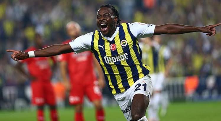 💥💥🗣️Glarung: 'Osayi Samuel, Fenerbahçe’de devam etmek istiyor.'