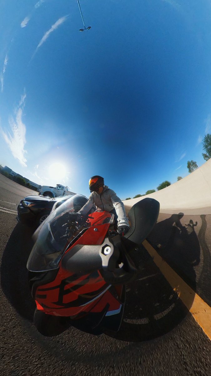 EuroEclipse's tweet image. Another day, another driver on their phone changing lanes into me…
Should’ve known by their smashed mirrors and bumper hanging off I was in for a bad time.