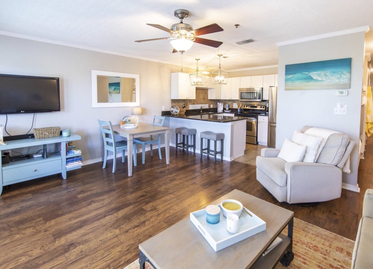 So cute, so fun, so completely PERFECT for your next 30A getaway! Gulf Place Caribbean 307- Sweet Tea and Sunshine- is a 1 bedroom oasis in the heart of the SoWal action.

Click the link & come inside.

#beautifulbeach #gulfplace #cutehome #vacationvibes

beautifulbeach.com/vrp/unit/Gulf_…