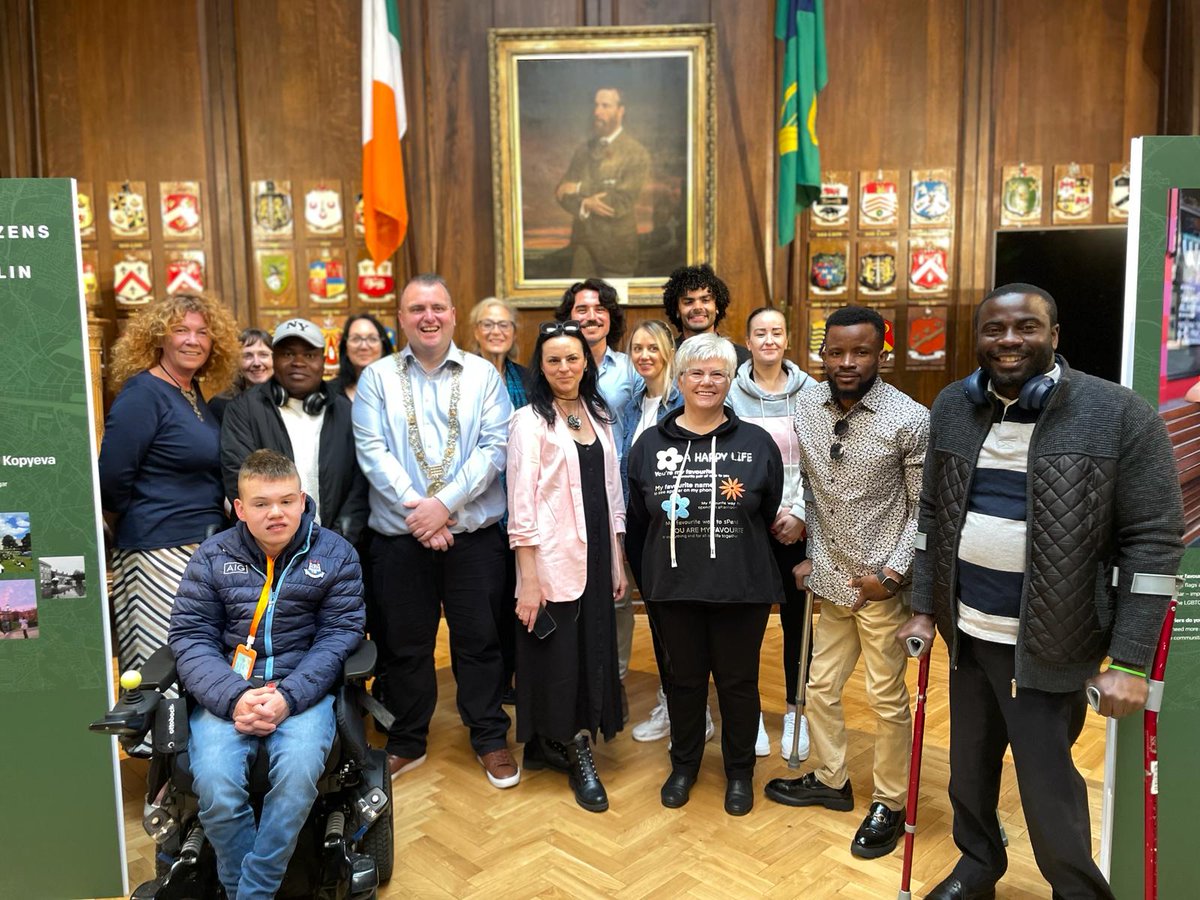CITIZENS OF DUBLIN featuring portraits by Photo Museum Ireland’s artist-in-residence Barialai Khoshhal & work by 17 participants. This pop up exhibition was launched by Lord Mayor Daithí de Roiste at The Mansion House this morning. Thanks to @baryalaikhoshal @OpenDoorsToWork