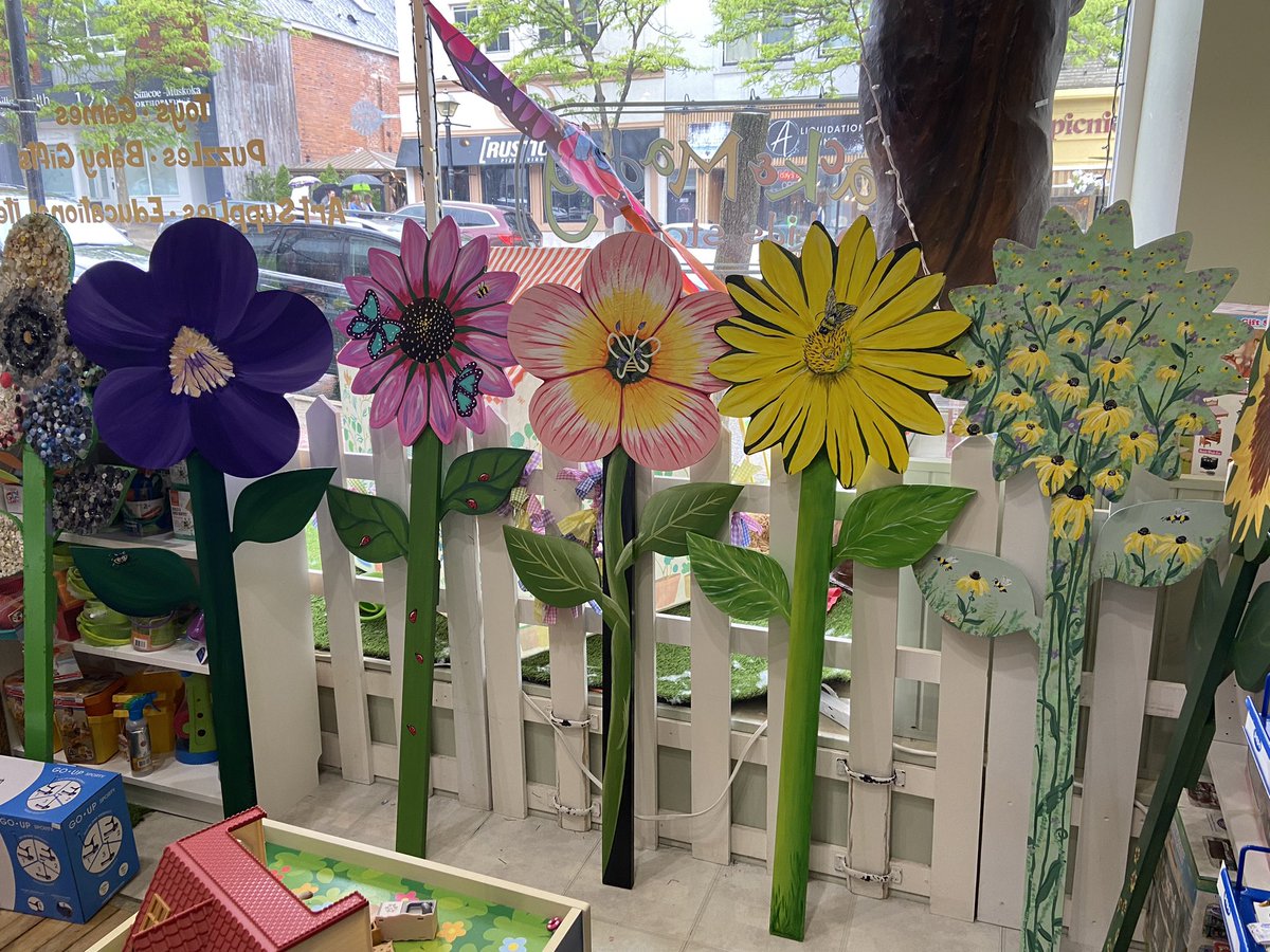 Our summer art project is called ‘Pollinator Friendly’ with 60 native flowers soon to be displayed in @OrilliaDowntown  #streetsalive2024 #publicart #placemaking