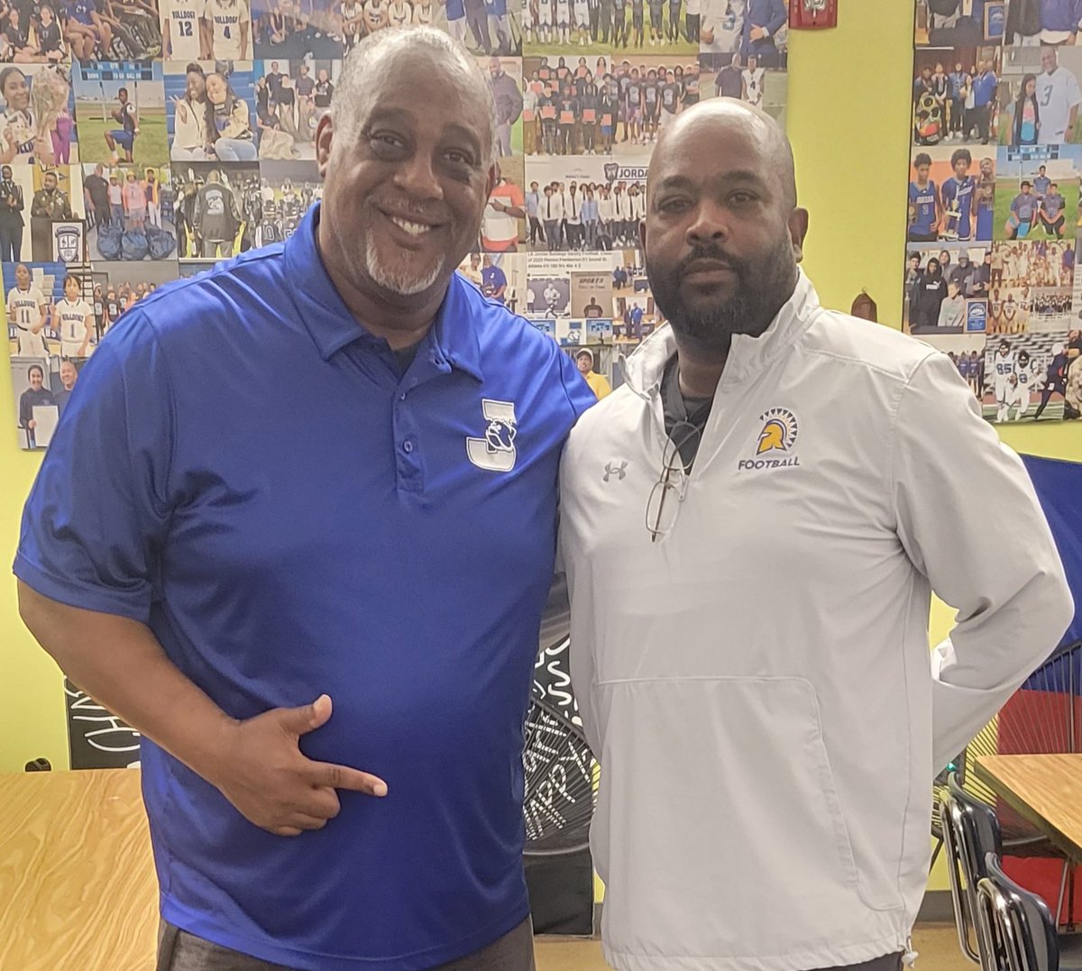 LAJordanFootball (@2019_lajordan) on Twitter photo Thanks to San Jose State Greg Burns for visiting our scholar athletes <a href="/CoachGregBurns/">Greg Burns</a> <a href="/Sandypoptarts/">David Sandy</a> <a href="/certifiedronny_/">Ronny Hendrix</a> <a href="/davon4kt/">Davon Mays</a> <a href="/Amandtastic/">Amanda Scurlock</a> <a href="/CIFLACS/">CIF LA City Section</a> <a href="/latsondheimer/">eric sondheimer</a> <a href="/animal_rexx/">Cinnamon PopTarts</a> <a href="/7kalvinnn/">Kalvin Salinas</a> <a href="/PartnershipLA/">PartnershipLASchools</a> <a href="/newmarkham/">EdwinMarkhamMS</a> <a href="/RHaylock/">Rahshaun Haylock</a> <a href="/jordanvsjohaan/">JayDaApe</a> <a href="/eddietacoguy/">Coach E</a> <a href="/ErikSarni1/">EastSideMediaTV 📹</a> <a href="/pontiac77/">Tiger's Sports View</a> Thanks to San Jose State Greg Burns for visiting our scholar athletes <a href="/CoachGregBurns/">Greg Burns</a> <a href="/Sandypoptarts/">David Sandy</a> <a href="/certifiedronny_/">Ronny Hendrix</a> <a href="/davon4kt/">Davon Mays</a> <a href="/Amandtastic/">Amanda Scurlock</a> <a href="/CIFLACS/">CIF LA City Section</a> <a href="/latsondheimer/">eric sondheimer</a> <a href="/animal_rexx/">Cinnamon PopTarts</a> <a href="/7kalvinnn/">Kalvin Salinas</a> <a href="/PartnershipLA/">PartnershipLASchools</a> <a href="/newmarkham/">EdwinMarkhamMS</a> <a href="/RHaylock/">Rahshaun Haylock</a> <a href="/jordanvsjohaan/">JayDaApe</a> <a href="/eddietacoguy/">Coach E</a> <a href="/ErikSarni1/">EastSideMediaTV 📹</a> <a href="/pontiac77/">Tiger's Sports View</a>