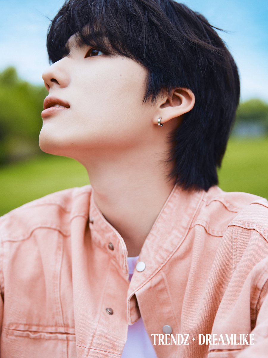 TRENDZ_OFFCL's tweet photo. TRENDZ (트렌드지)
4th Single Album [𝐃𝐑𝐄𝐀𝐌𝐋𝐈𝐊𝐄]

-
Concept Photo / 𝑫𝒓𝒆𝒂𝒎 #𝟏
✨2024.06.12 12PM Release

#TRENDZ #트렌드지 
#조한국 #HANKOOK #CHOHANKOOK 
#COMEBACK #DREAMLIKE https://t.co/AOgdCw1Mpl