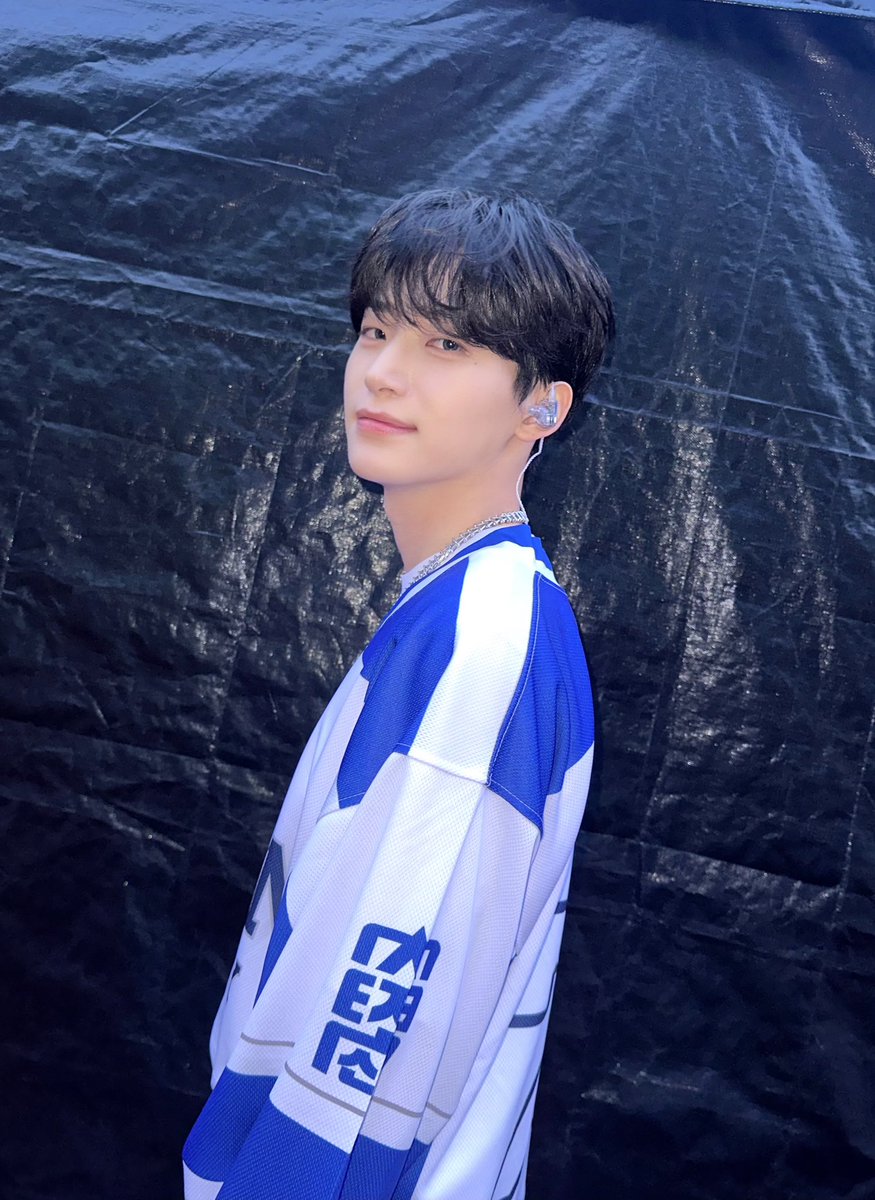 CRAVITY_twt's tweet photo. 조선대💙
#정모 #러비티 #크래비티 https://t.co/siILQAcVsv