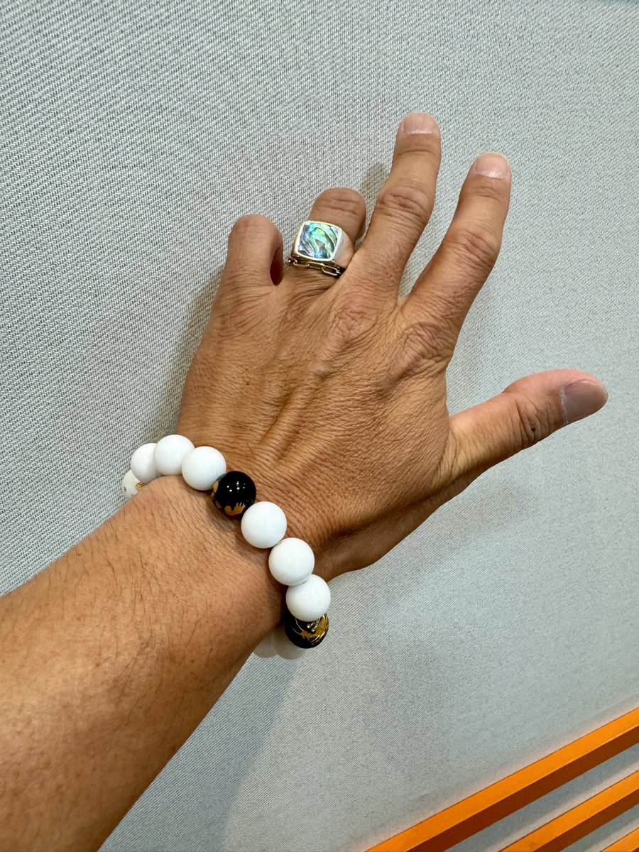 長渕剛 さんから‼️『数珠』を 拝受しました🙇‍♂️ 先日番組にゲスト