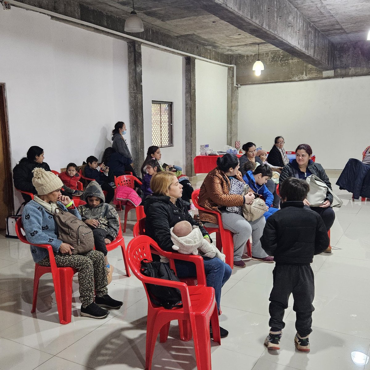 ANRParaguay's tweet image. Inician las jornadas de atención y provisión de medicamentos gratuitos con médicos extranjeros. 27, 28, 29 y 30 de mayo, en la ANR (25 de mayo casi Tacuary). Especialidades: ginecología, pediatría, oftalmología infantil, test para detectar cáncer de cuello uterino.