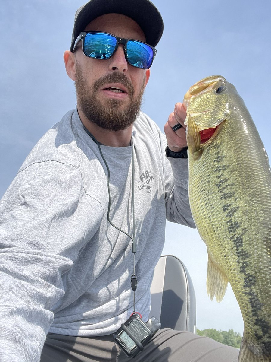 THE MiTTEN tweet media