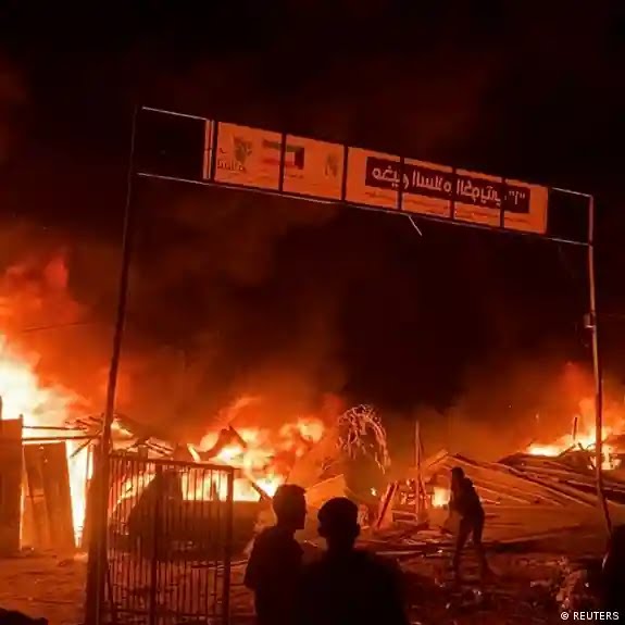 Israel attacked the tent city where Gaza civilians were staying with a bomb. Many civilians and children were massacred. The Israeli genocide continues... Down with Israel

#Terrorist_Israel #TerroristIsrael #GenocidioEnPalestina #GenocideGaza #ısraelTerrorists