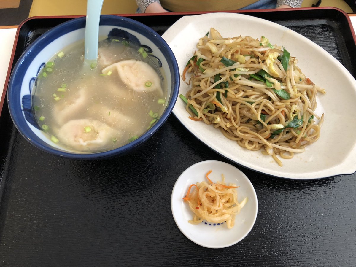 千葉県印西市「美食府」へ〜🇨🇳大陸系の中華料理店の中では結構人気店✨唐揚げ中華丼は、かなりジャンクなメニューですね💦唐揚げの香りがかなり強く出てます。何かと使い勝手が良いのでオススメできます。 #美食府 #印西市中華 #中華丼