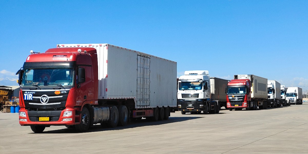 🇨🇳 A new one-stop-shop to streamline pan-Asian trade, boost efficiency & save costs! The new #TIR logistics hub, accredited by IRU, has opened in #Kashgar, western China. ➡️ go.iru.org/GK