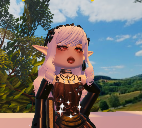 Jupiter85705507's tweet photo. #royalehighcampus3 #royalehigh #cyrusroyale

Hair combos? Whats your favourite Hair combo?

Mine are:
Starlight Fairy Curls + Princess Braid Bangs
And
Class Angel Long + Gothic Shoulder Strands https://t.co/EjILylq3re