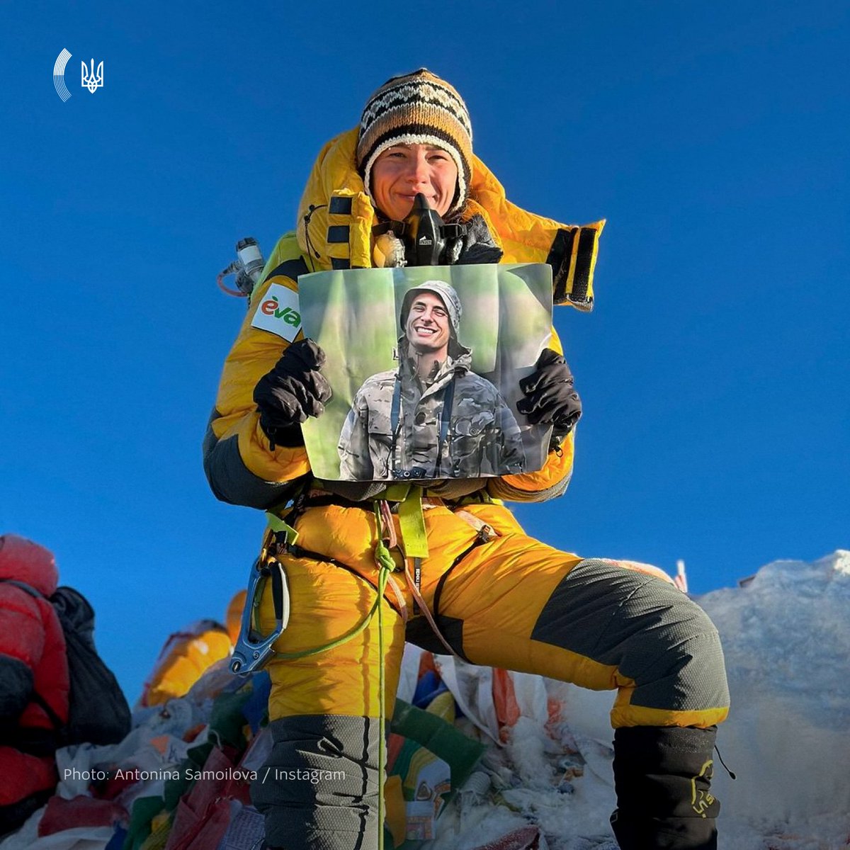 🏔 Ukrainian Antonina Samoilova set a record by climbing Everest & Lhotse, two 8,000 meter peaks, in 24 hours. She also became the first woman in 🇺🇦 mountaineering history to climb Everest 3 times. We are proud of our record-breakers. May they successfully conquer new summits!