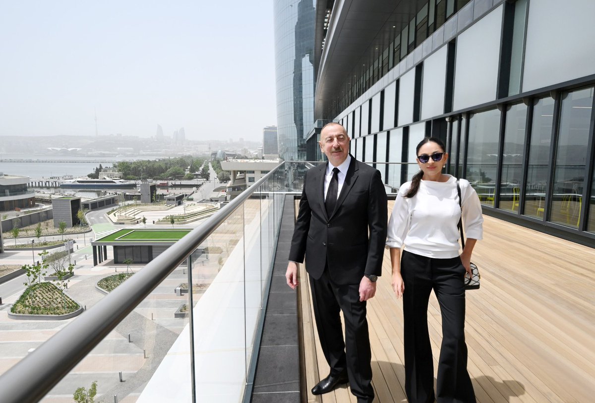 President of the Republic of Azerbaijan Ilham Aliyev and First Lady Mehriban Aliyeva participated in the presentation of the Crescent Bay project and opening of the Crescent Mall. instagram.com/p/C7eXjO3K7eu/…