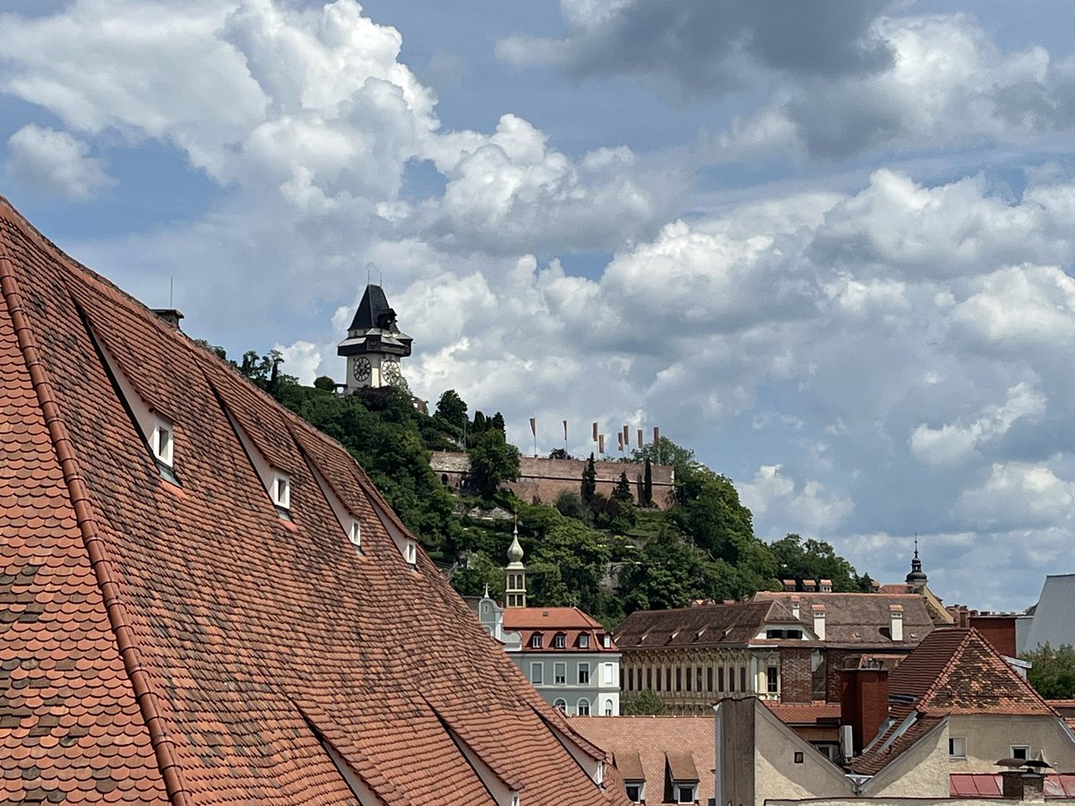 Our plenary session kicks off in Graz. 

🤝 The focus today is on the second @CLASSICAproject clinical trial, where we will validate #AI identification of cancer during live surgery.

@EU_HaDEA #classica