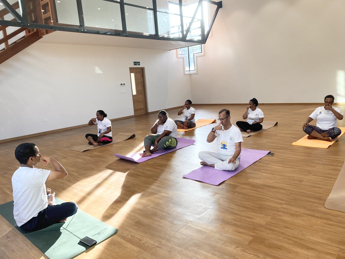 International Day of Yoga 2024! High Commission of India concluded another yoga 🧘‍♀️ session, today with the Seychelles National Institute for Culture, Heritage and the Arts at the National Library. 🙏 #IDY2024