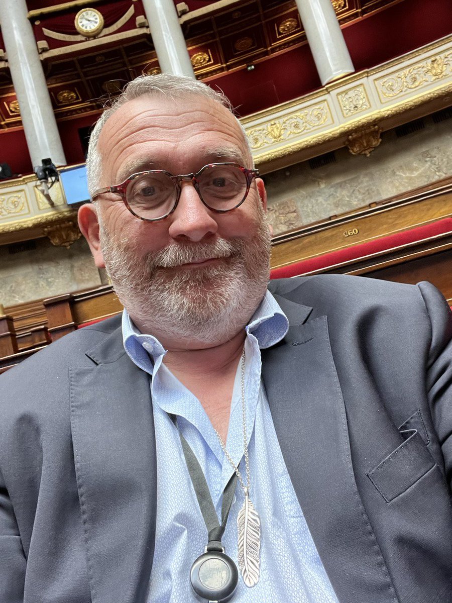 En hémicycle à l'@AssembleeNat pour l'examen du projet de loi sur la #FinDeVie ✊