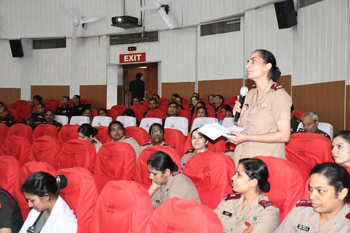 Shri SK Singh, IDAS, PCDA (O), and his team visited Army Hospital (R&R), today. They conducted an interactive session on Pay and Allowances, addressing common errors and answering queries about Claims and Pay Fixation. 
#AHRR #ArmyHospital 
#PayAndAllowances 
#InteractiveSession