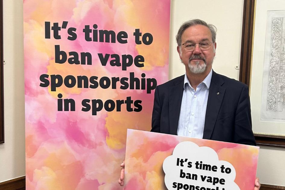 Inverclyde's MP has backed calls to ban the advertising of vaping products in sport. dlvr.it/T7SWrl 👇 Full story