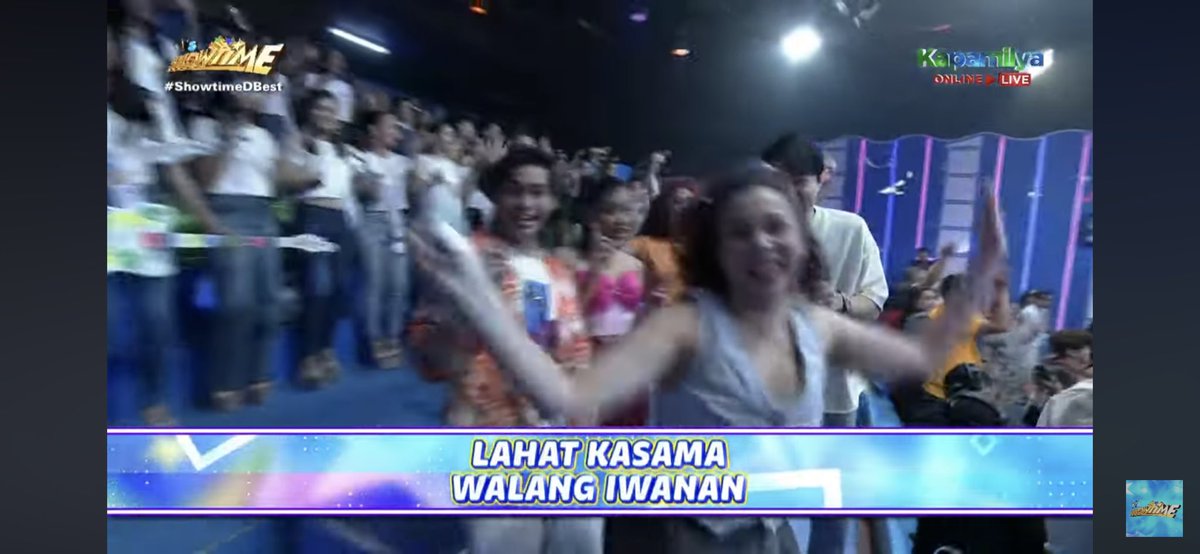 Faufaberst28301's tweet photo. Oh my God ate @anakarylle kinabahan ako dun sa talon ninyu be careful po 😊 watching from Kuwait 🇰🇼 city #ShowtimeDBest @ryanbang @ofcllorraine @nickimorenayeah @wize_estabillo https://t.co/u3zl4MBEEi