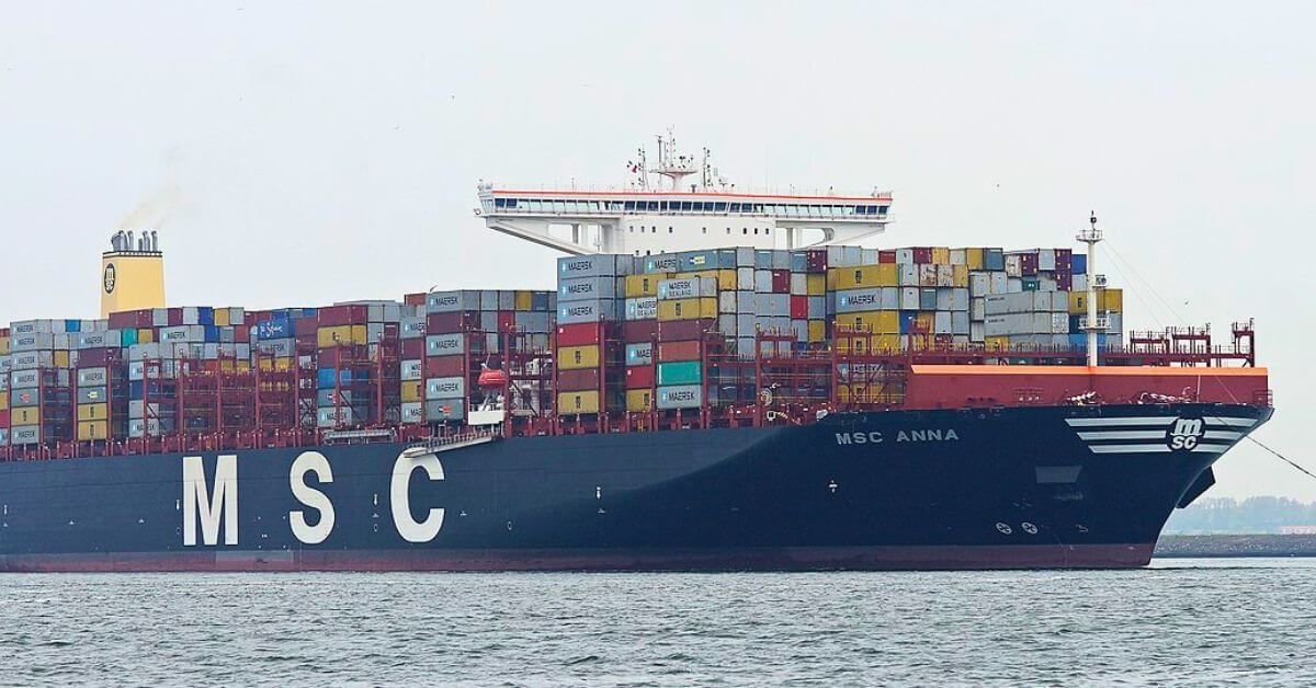 The largest container ship to dock at an Indian port arrived at Mundra Port.

Check out this article 👉marineinsight.com/shipping-news/… 

#AdaniPorts #MundraPort #ContainerShip #Maritime #MarineInsight #Merchantnavy #Merchantmarine #MerchantnavyShips