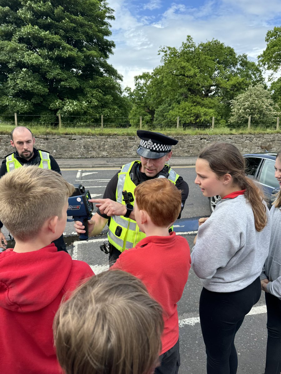 MidCalder_PS's tweet image. Thanks to @PoliceScotland for coming in to speak to P5, 6 and 7 about road safety. We enjoyed hearing about using the traffic gun and asking some questions. #MCPS67 #RoadSafety #Police #DYW
