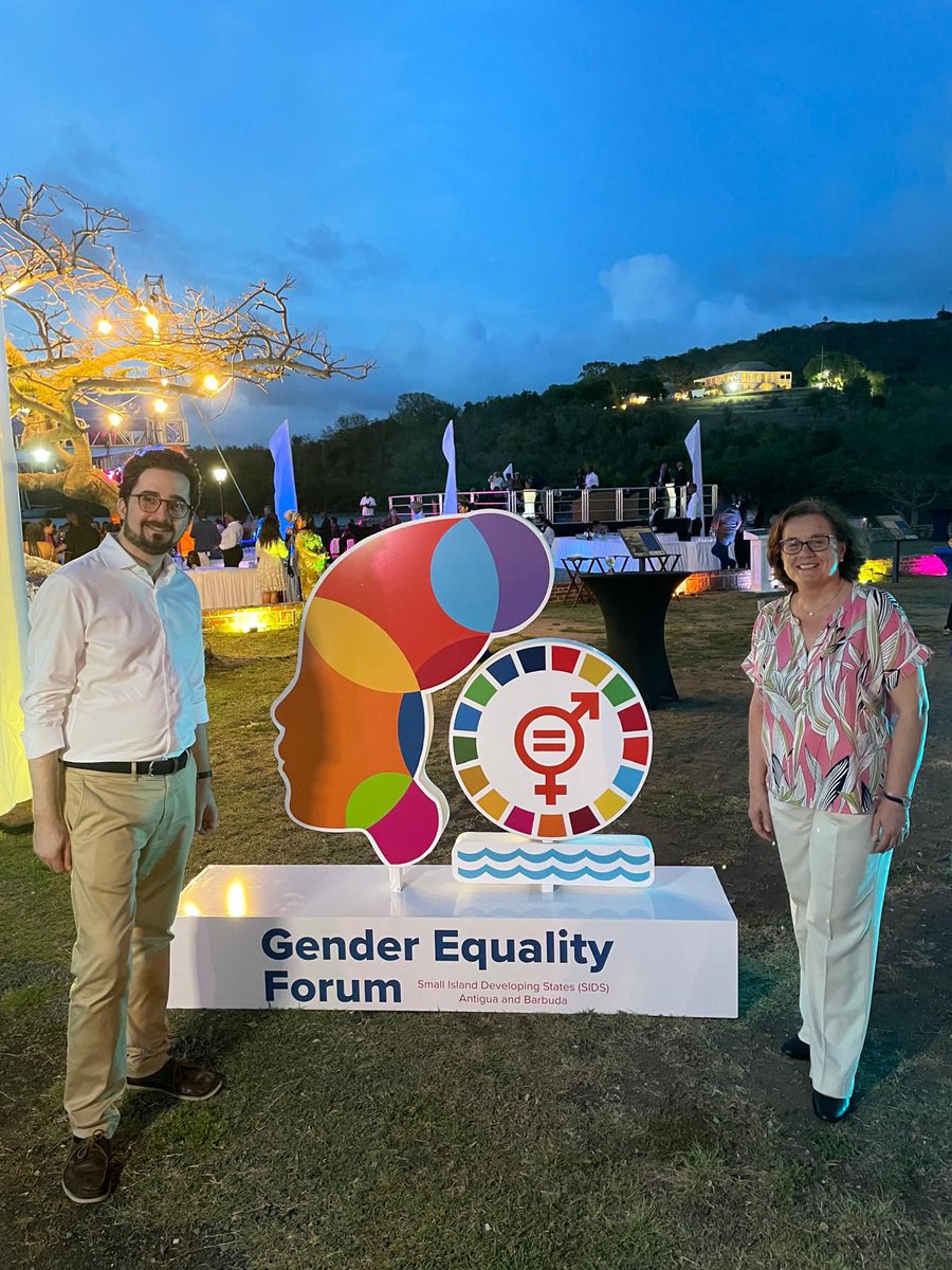 🇵🇹 Ambassador Ana Paula Zacarias visited the Gender Equality Forum Entrepreneurial Marketplace and attended the Forum's reception with 🇮🇪 @IrelandAmbUNFergal Mythen, celebrating the importance of putting #SDG5 at the center of the Agenda of Antigua and Barbuda (ABAS) for SIDS