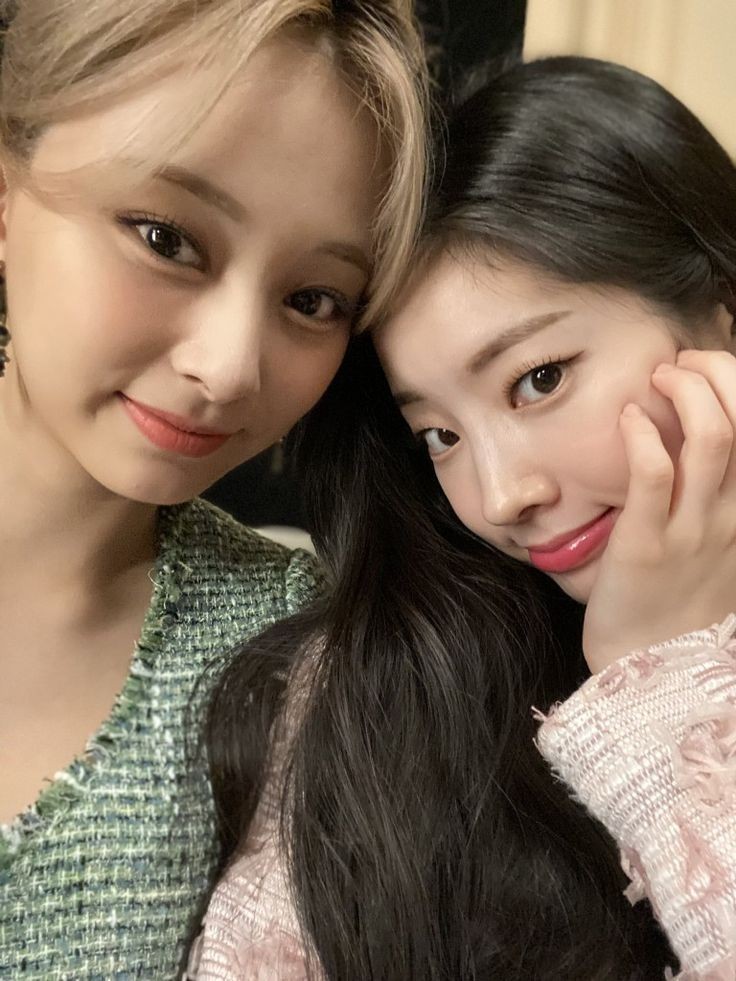 the prettiest girls, tzuyu and dahyun