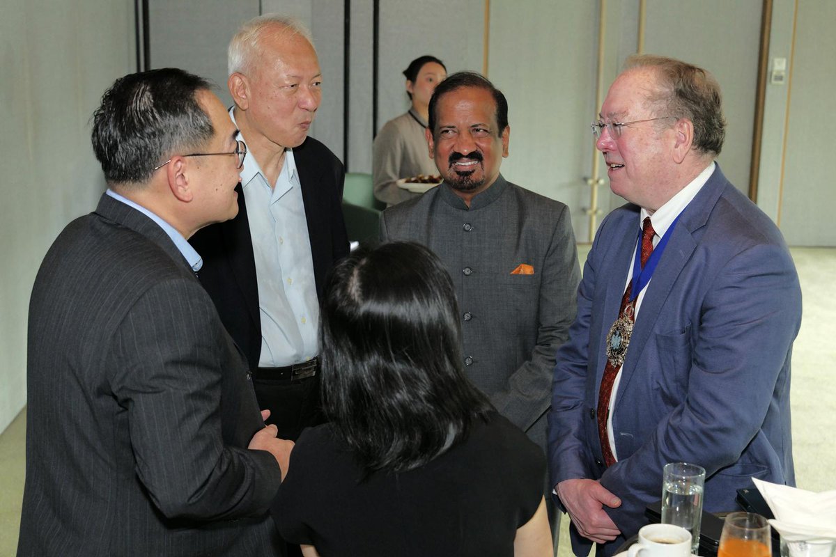 I gave a keynote speech at the Business of Trust forum here in Singapore. I emphasised the importance of consistency in AI regulation which has been a catalyst in the development of my Ethical AI initiative delivering courses for those working in financial services and tech 🇬🇧🇸🇬