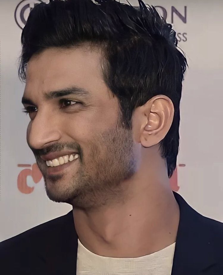 In this cruel world he had a heart of gold that's why there was no place of negativity &hatred in his life. He answered hatred with love. His kindness,humility was his asset which makes him beautiful not from inside,reason why Sushant Singh Rajput Is Gold. #SushantSinghRajput𓃵