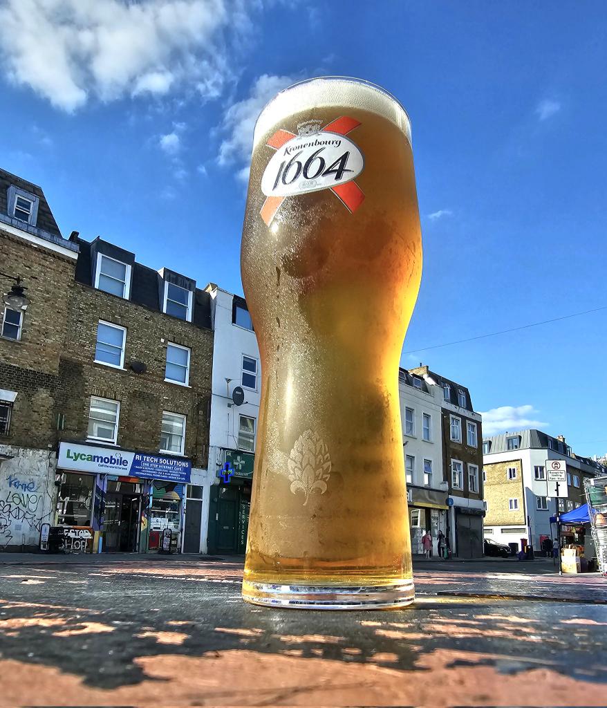 Enjoying my 3rd day on the spin in The Escape NW1 looking through the 100s of Pint shots I've taken this one on Queens Crescent NW6 is by far the best,Normal duties resume tomorrow enjoy the rest of the day and the rest of your Pints,Cheers☀️🍻👌