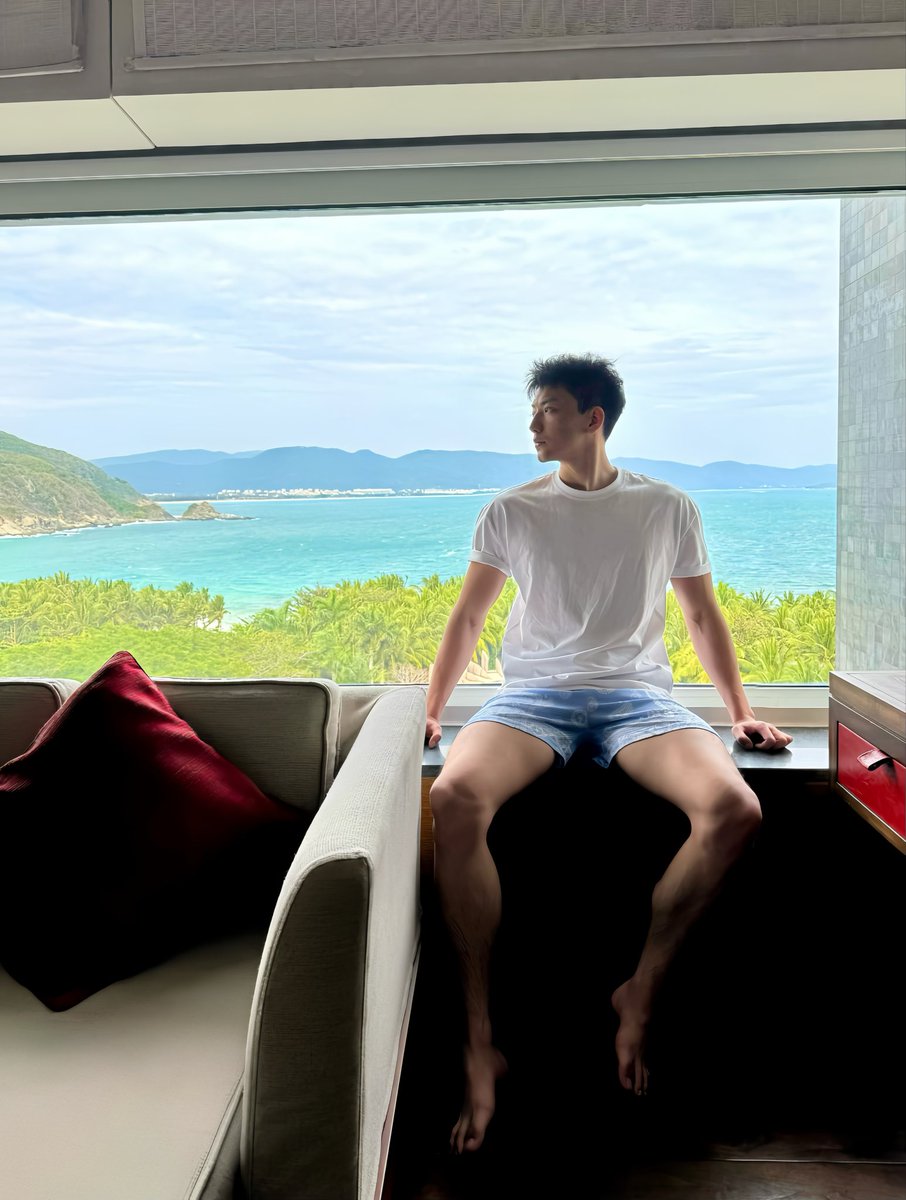 HedgehogDid's tweet photo. 📍成 都 
24/182/70/17
超帅奶狼 网红体育生 邻家性感大男孩
💎超性感坚实双腿 发达小腿💪🏻线条
💎超高颜值，一触上瘾
💎🍆🍑，行走的荷尔蒙
💗添加咨询有入会🚪，以诚相待，勿乱添加
💗欢迎私信咨询 https://t.co/ioqai9iLnn