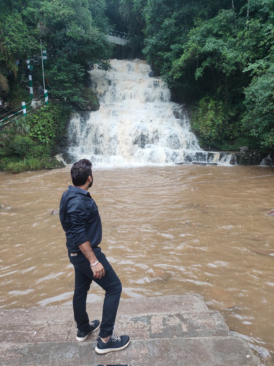 Elephant Falls ❤️

Shillong