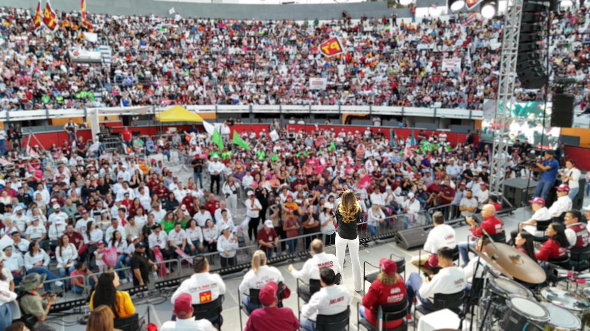 🚨 | En Chihuahua, uno de los bastiones del PAN, @AndreaChavezTre desbordó la Plaza de Todos. Todo indica que la 4T llegará al Estado Grande.