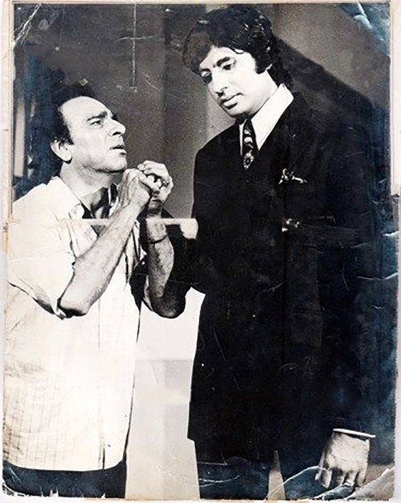 Amitabh Bachchan with Madan Puri in this film scene. Can u guess this movie? #amitabhbachchan #madanpuri #guessthemovie #bollywoodflashback