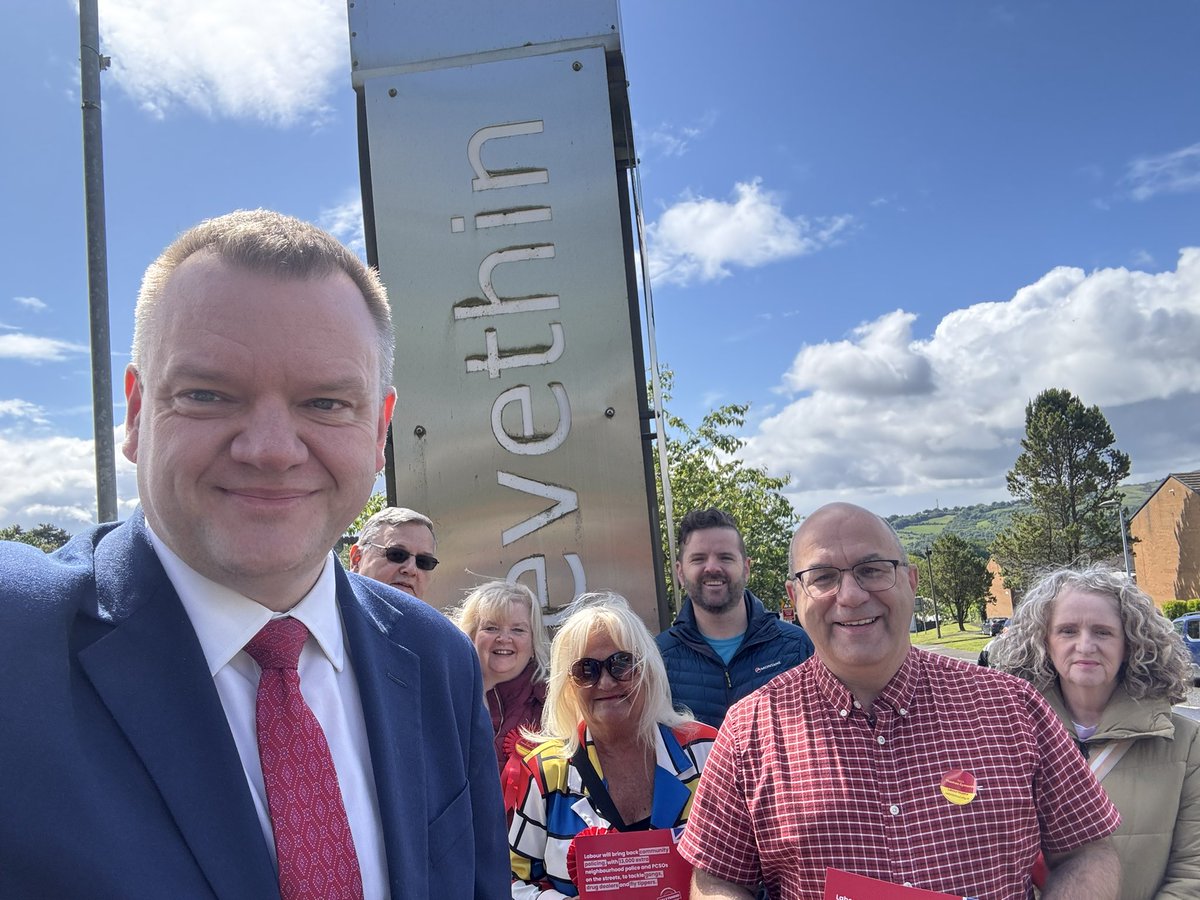 Out knocking doors in sunny Trevethin this morning. So many people were saying how desperate they are to see the end of this chaotic, failed Tory government - and to see the change that only a @UKLabour Government can deliver.