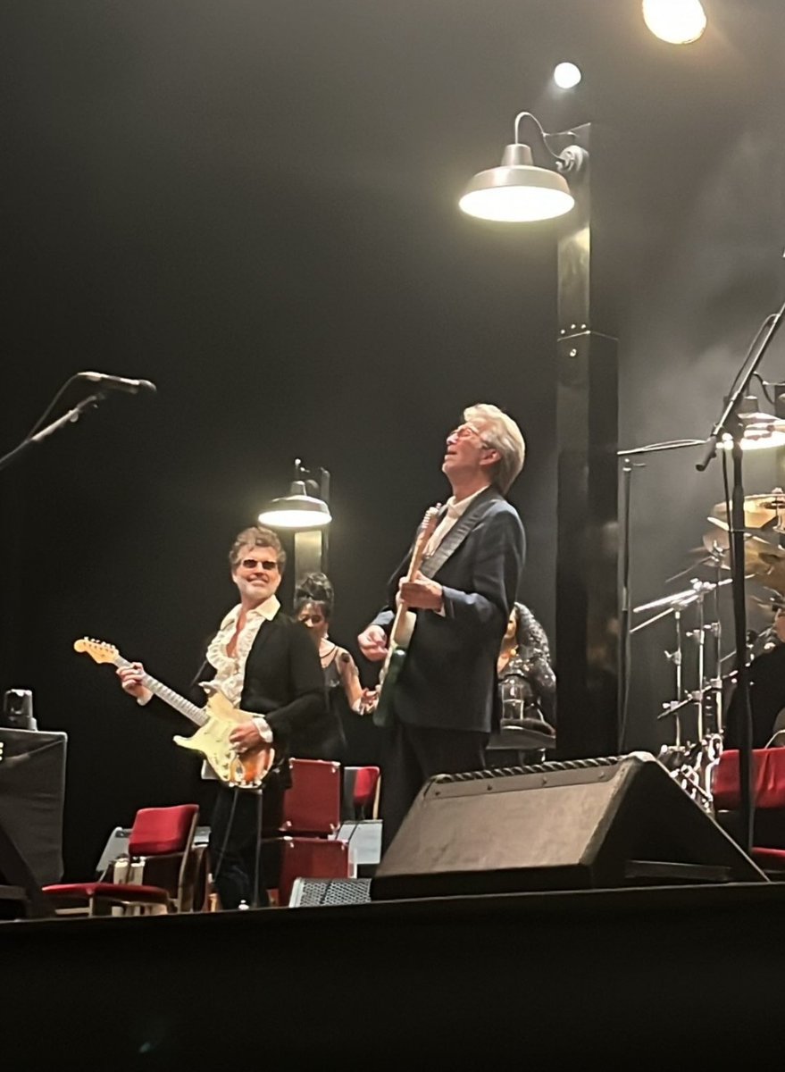 SophieSophieto's tweet photo. #ericclapton #clapton #accorarena #popb #bercy #ericclpatonparis Hier soir à Bercy, de la folie pour nos oreilles !!! https://t.co/2GgItDpqA9