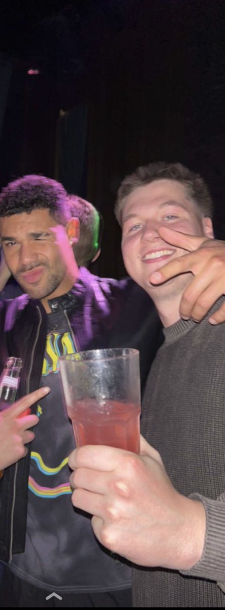 Tveir leiðtogar en fyrst og fremst frábærar manneskjur🤝🏻 <a href="/krisacox/">Kristófer Acox</a> <a href="/yngvi_margeirss/">Yngvi Margeirsson</a>