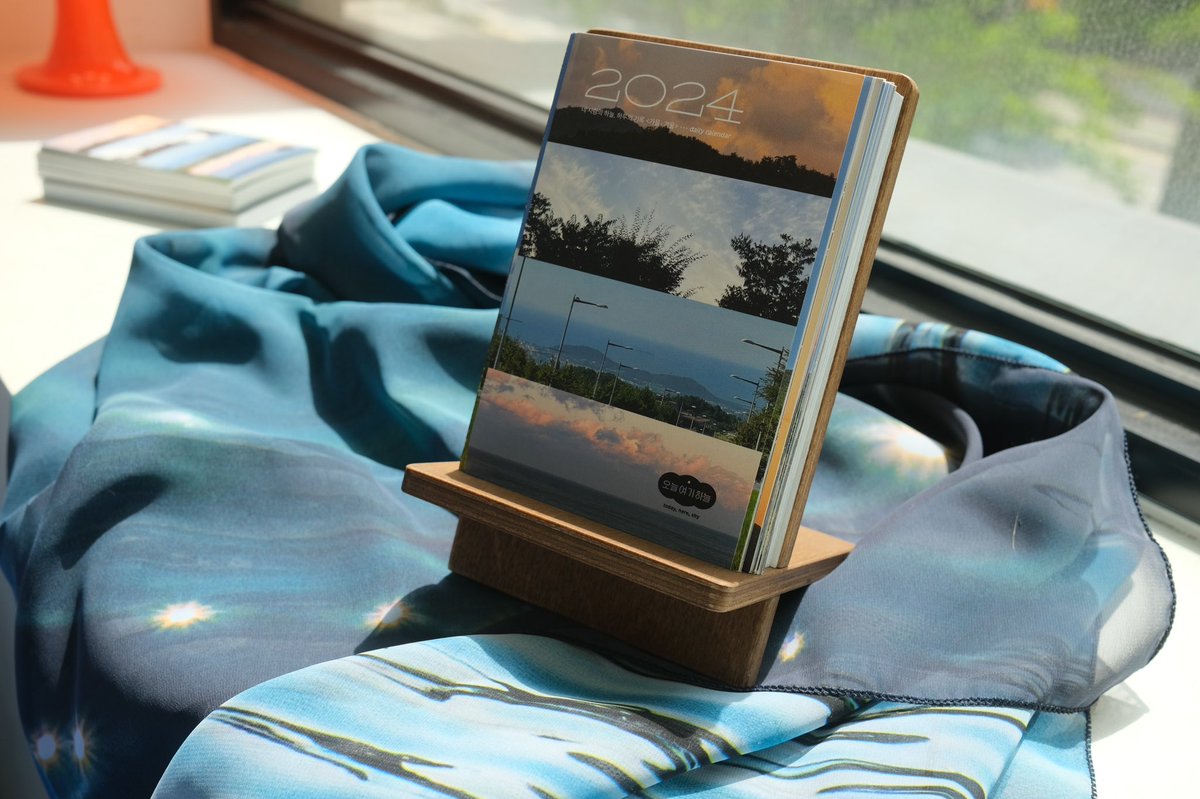 하늘일력 하반기 텀블벅 펀딩 티저… …라기 보다 여러 가지 이유로 예상보다 조금 늦어지고 있는 사연 토로… 곧 공개됩니다.. 빠르면 이번주.. 늦어도 유월 첫 날엔…