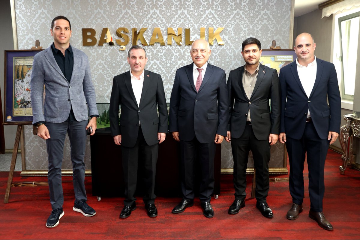Türkiye Futbol Federasyonu Başkanı Sn. Mehmet Büyükekşi'yi misafir ettik. Nazik ziyaretleri için kendilerine teşekkür ederim.