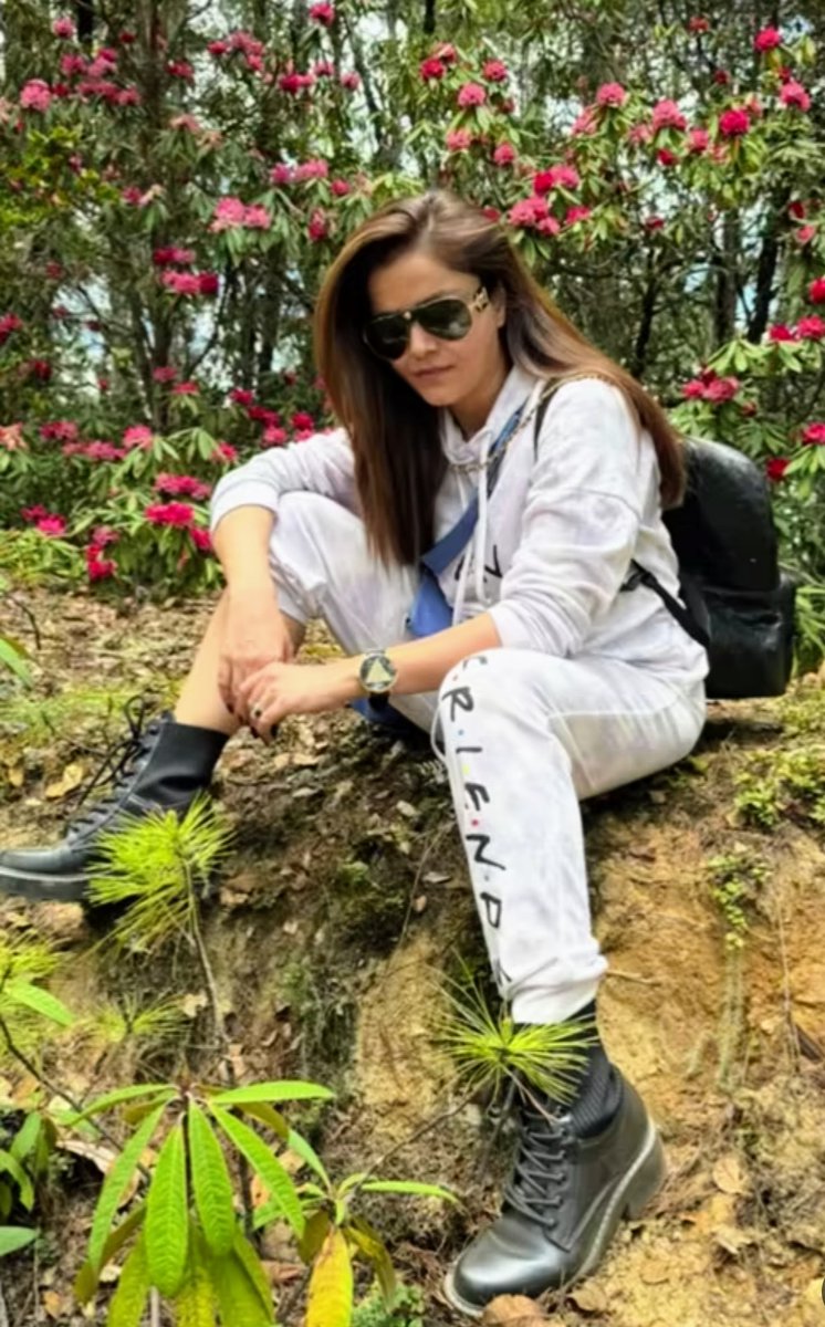 love_me_rubi's tweet photo. #RubinaDilaik #RubiHolics
My jaan ❤️🥰 tag bhi nahi kar sakti hu 🥺 https://t.co/KUk4dbBHR3