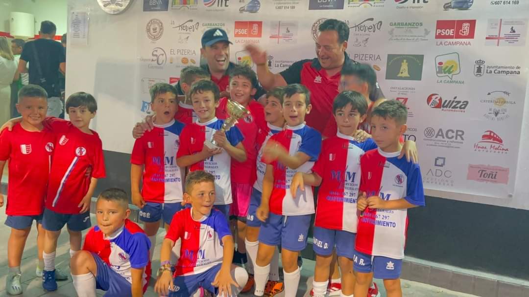 📷 Participación del #CDBPrebenjamín en el "I Torneo Campiña Cup" que organizó el pasado Sábado el <a href="/ClubCampana/">Club Campana Balompie</a>
#CDBurguillos ⚽️🔴🔵